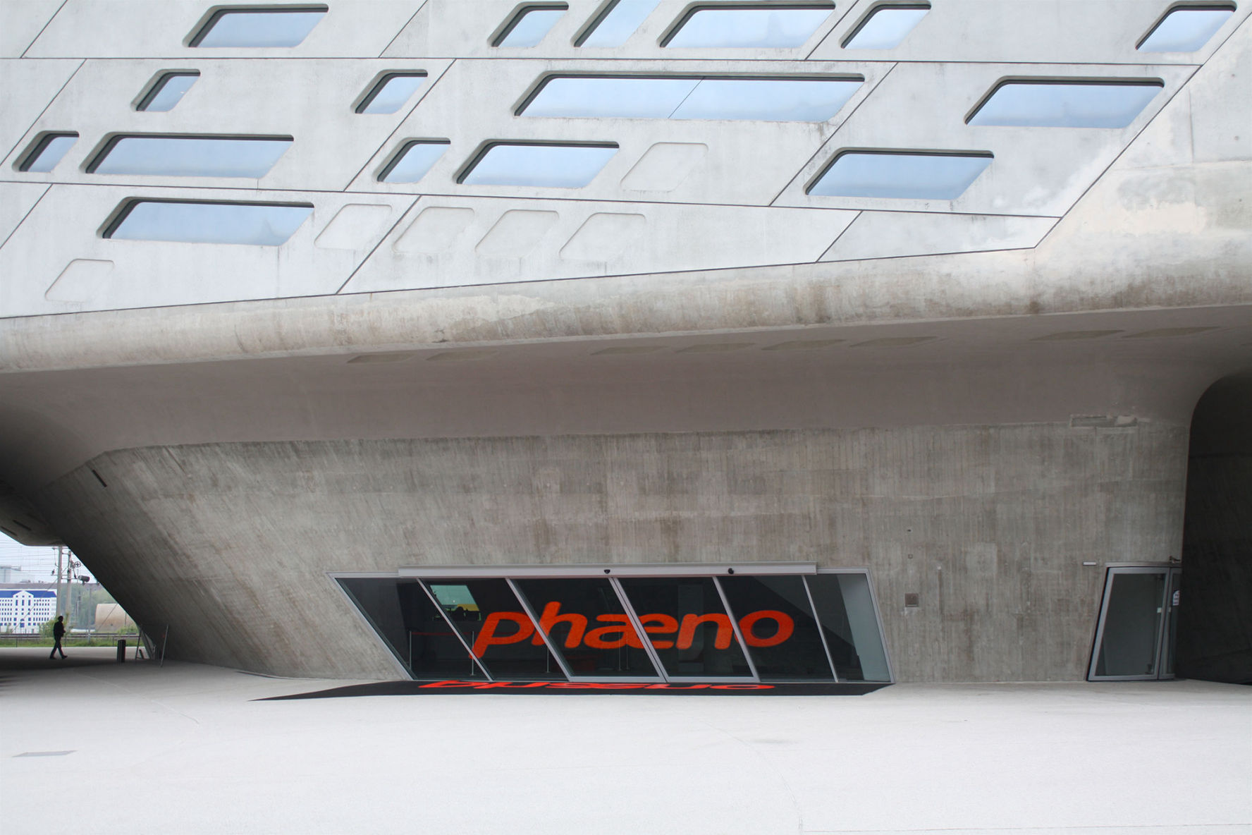 Wiermann mirrored phaeno 6946